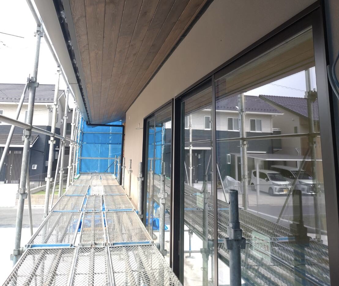【現場ブログ】熊野町で新築40坪の平屋　外壁工事→キッチンの設置
